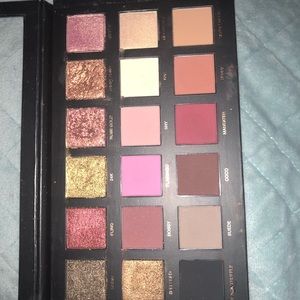 Huda Beauty discontinued palette